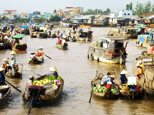 marchés flottants au Vietnam